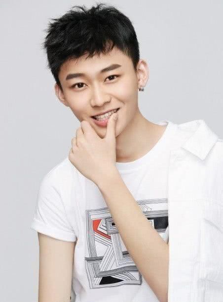 《远大前程》刘奕君儿子出道,还是关晓彤同班