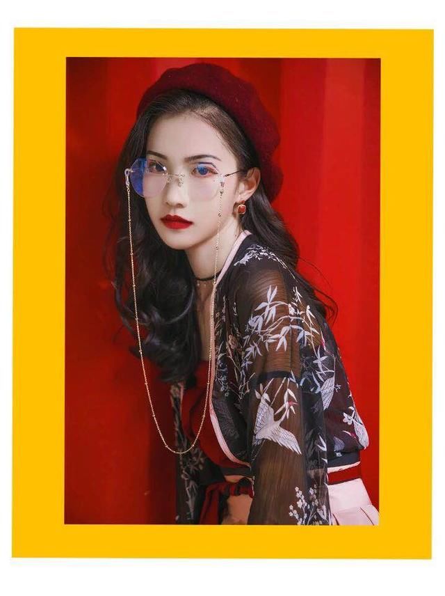 穿汉服戴眼镜,被说不伦不类,看祖先们如何实力