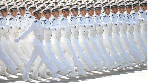 阅兵式为什么要踢正步?我军的正步始于何时? 阅兵式为什么要踢正步?我军的正步始于何时?