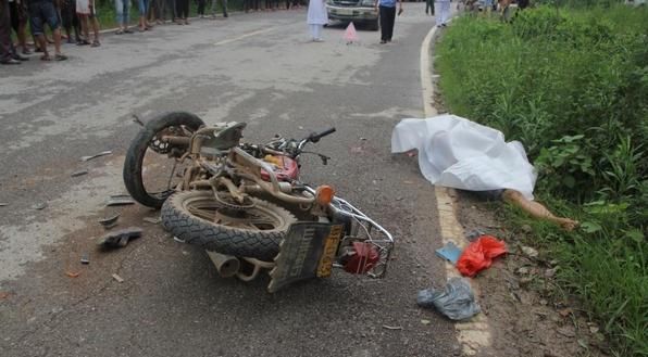 摩托车行驶中车把为什么会跑偏?