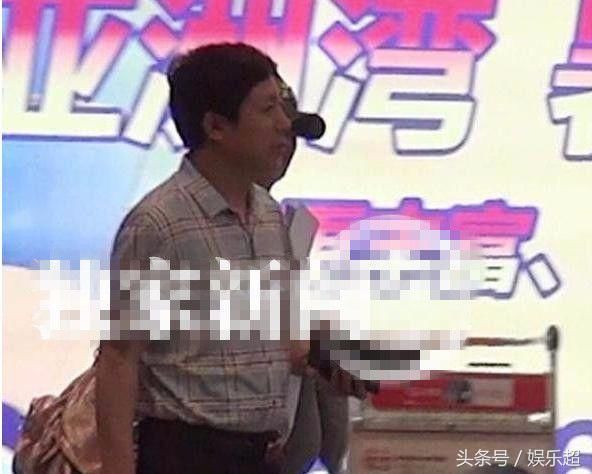 赵丽颖全家照,看了她父亲才知她为何这么美,她