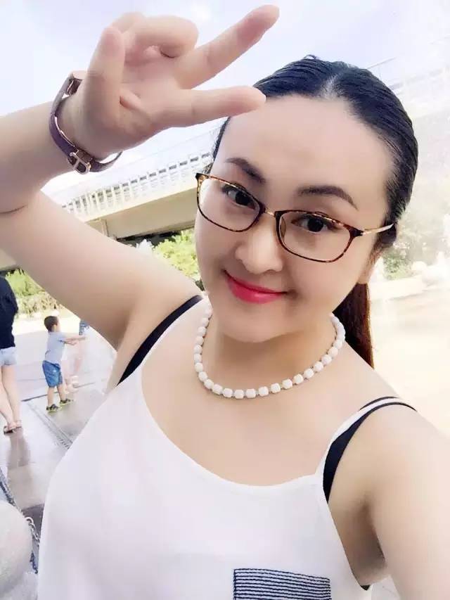 赵岚:兰心惠质仙荷映-北京时间