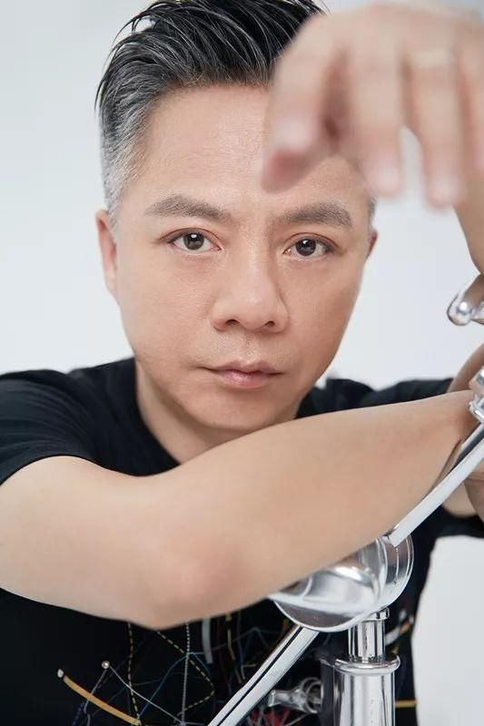 毛不易为何崇拜李晓东?原来他和高晓松、老狼