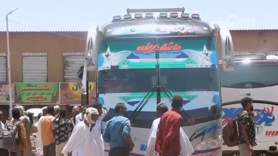 苏丹喀土穆缺水断电！民众想逃离，却遭遇长途车票价涨3倍