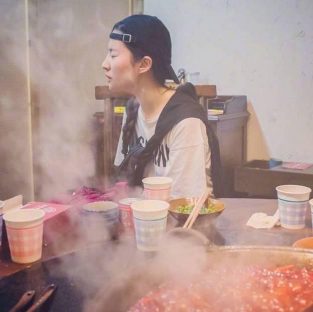 刘亦菲杨幂赵丽颖,究竟什么脸型容易出现双下