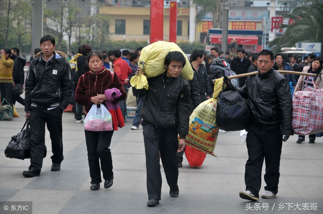 农村人的尴尬处境,农村回不去城市进不去,到底