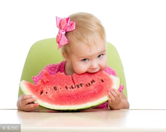 夏天吃什么最解渴,西瓜、冰镇饮料、冰棍?有一