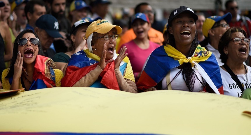 委内瑞拉民众集会 要求政府接受美国援助