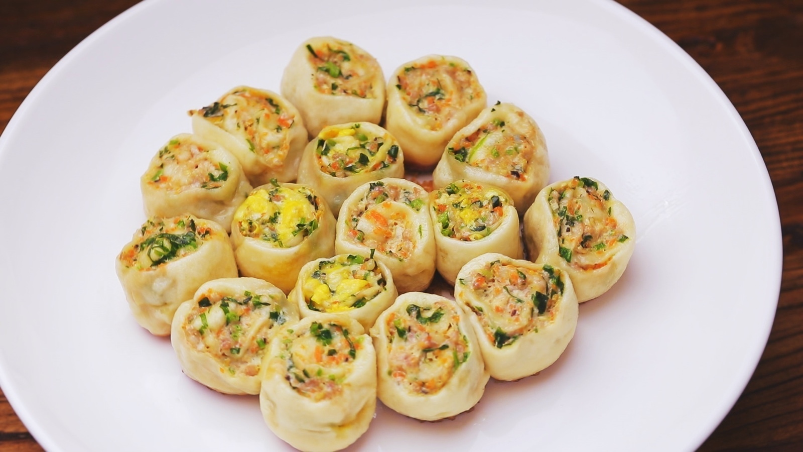 我们在家制作花卷都是蒸制成熟，但是花卷也能煎熟您听说过吗？