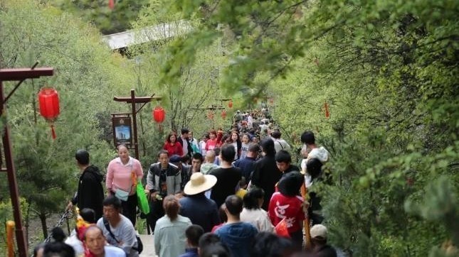 岚县白龙山旅游文化节美食伴美景且游且精彩
