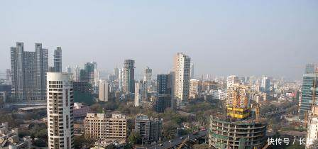 印度留学生讨论孟买和上海,哪个城市更发达