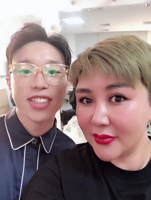 郭德纲42岁妻子近照爆出