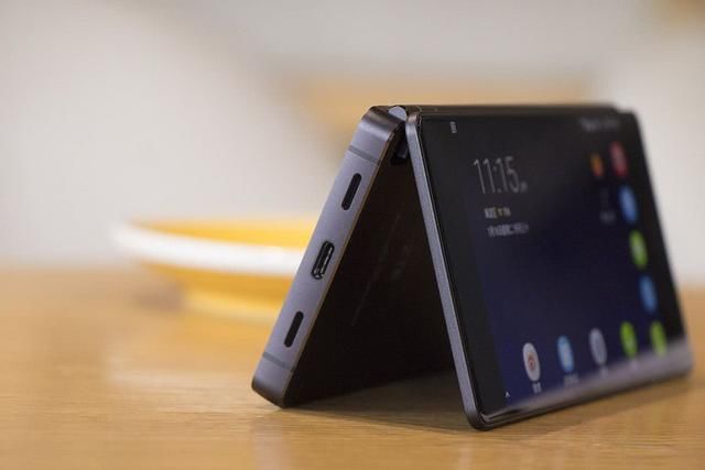 中兴官宣将发布全屏旗舰手机AXON9骁龙845