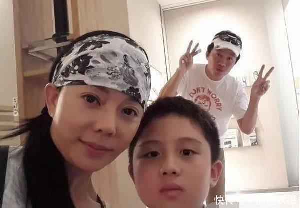 女星与儿子同睡15年,直到有生理反应才分房,最终断送儿子全程
