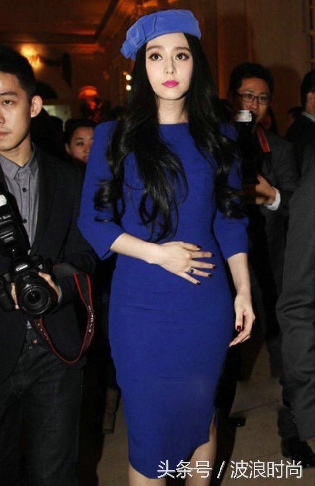 同穿蓝色长裙,杨紫清新,赵丽颖引人注目,她却穿