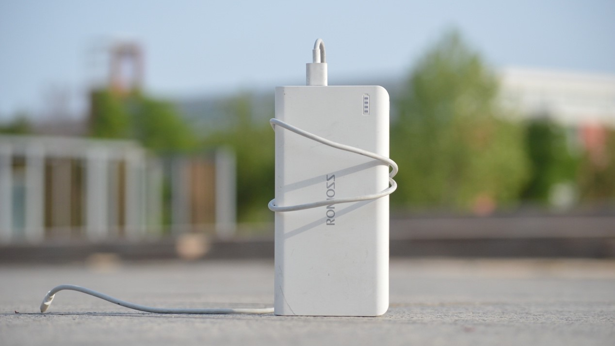 罗马仕“惊魂”：充电宝深夜自燃烧毁女学生蚊帐 公司火速召回3800部