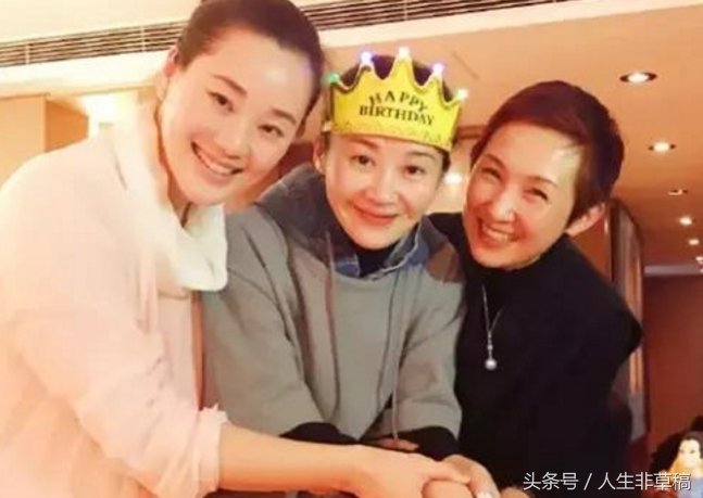 48岁许晴全家照,父母背景显赫为人低调,历任男