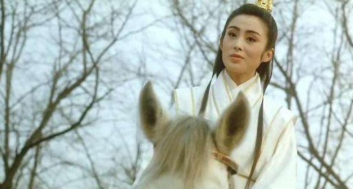 历代赵敏扮演者,贾静雯很美,她更美