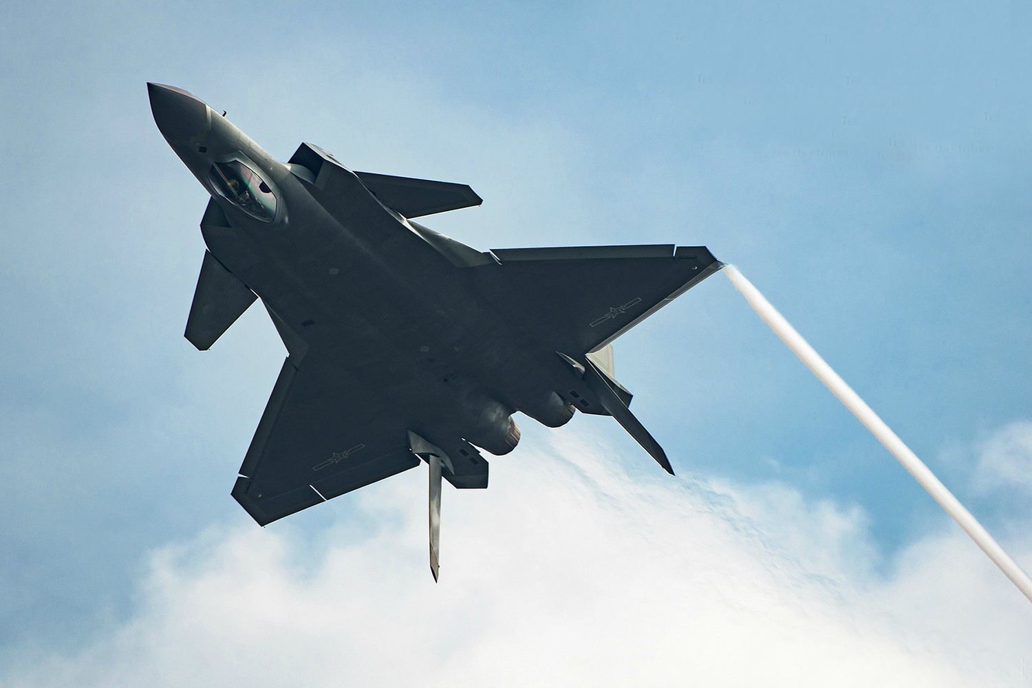 美国向多国出口F35,为何坚决不卖F22,原因和歼