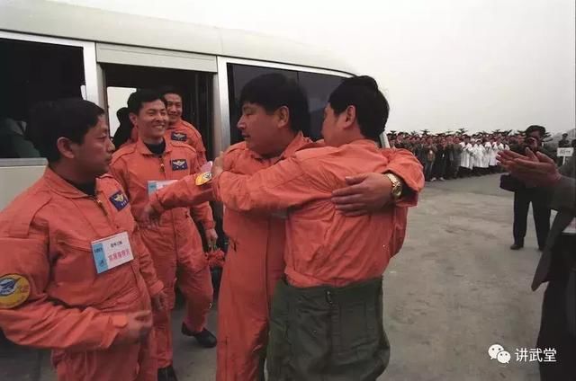 歼10首飞20周年,祖国终将记住那些奉献于祖国