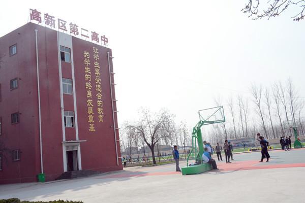 记者求证:济宁高新区第二高中被昌乐二中占用?(图) 记者求证:济宁高新区第二高中被昌乐二中占用?(图)