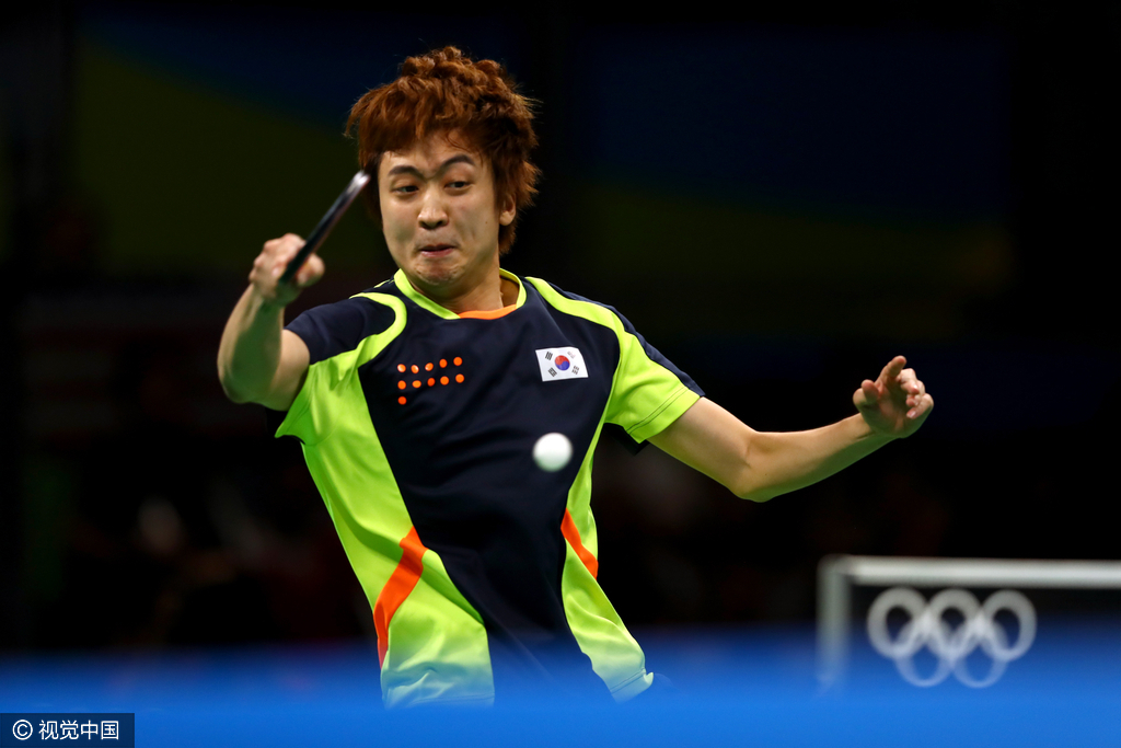图为韩国选手在比赛中。