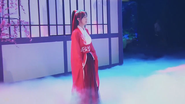 李菲儿古装惊艳亮相 深情献唱《木兰情》 李菲儿古装惊艳亮相 深情献唱《木兰情》