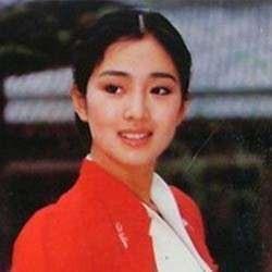 看了巩俐年轻照片, 才明白为什么向华强迷恋她