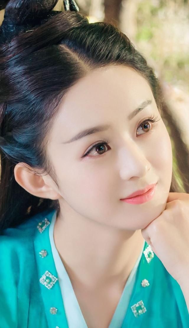 赵丽颖合作吴亦凡被黑爱炒CP?一张两年前她和