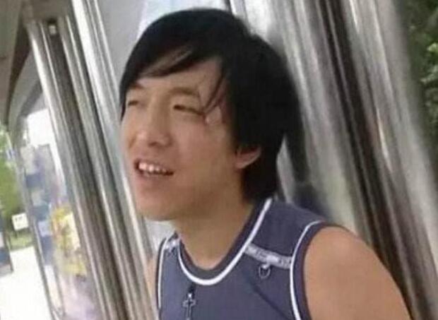 人丑个矮 开个小工厂还能遇到金融危机 现逆袭