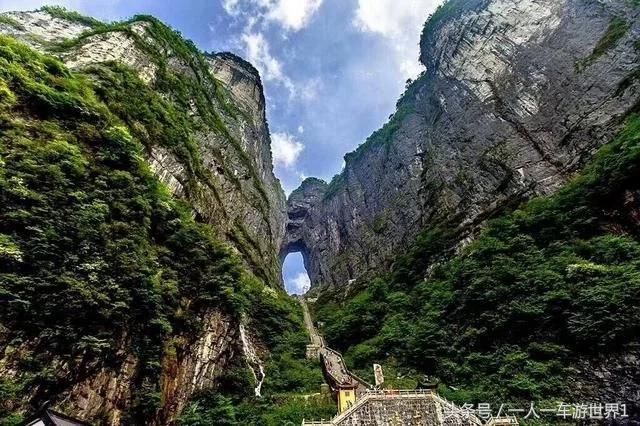 张家界旅游、跟团游和自由行导游的区别