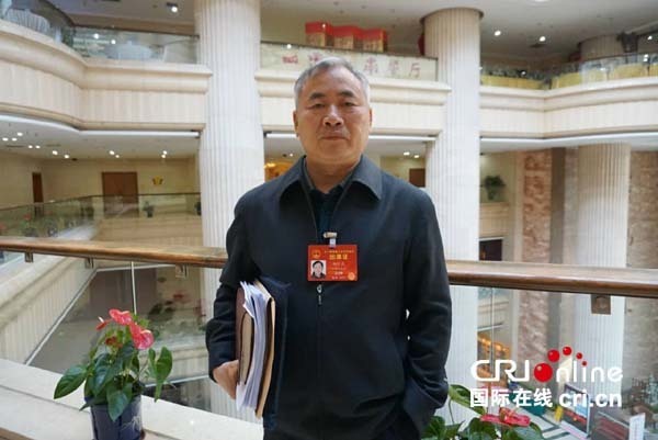 杨宗亮代表：少数民族也要有民族文化自信