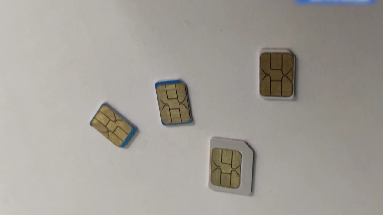 快递员配送手机卡 当面激活有“猫腻” 快递员配送手机卡 当面激活有“猫腻”