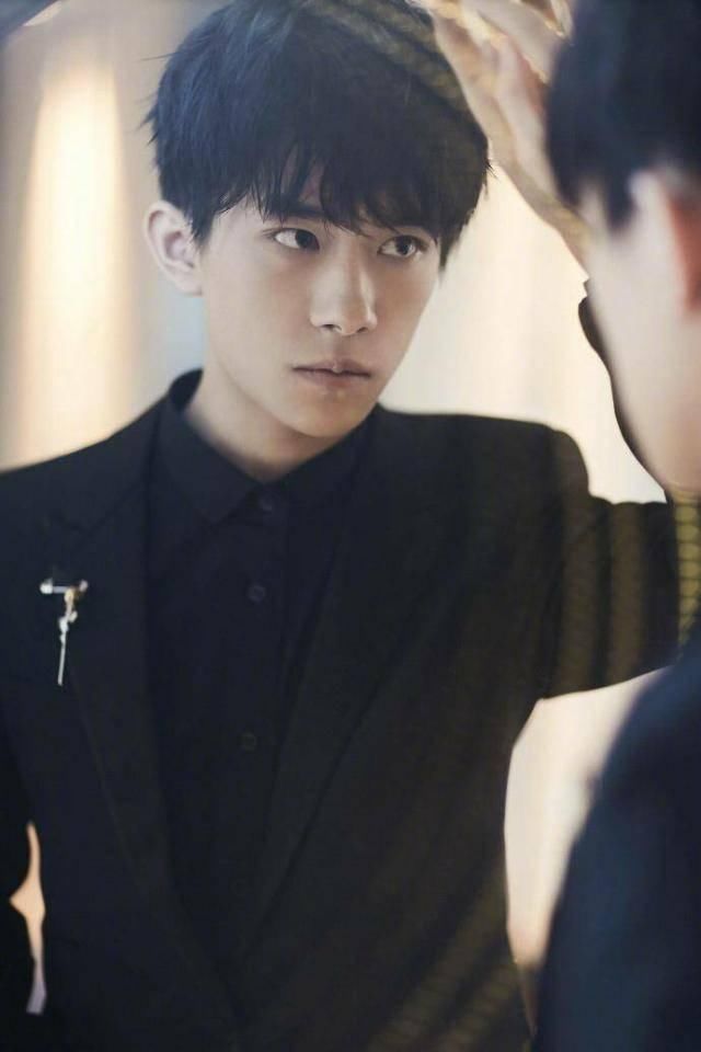 百分九的蔡徐坤,X玖的肖战,UNIQ的王一博,全输