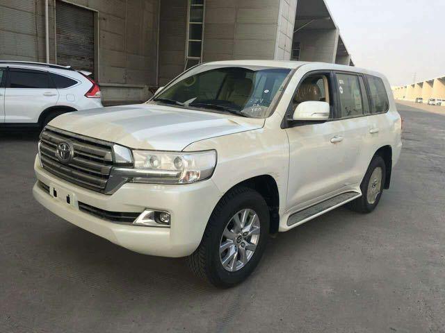 17款丰田兰德酷路泽4000津港提车近期可优惠五万起