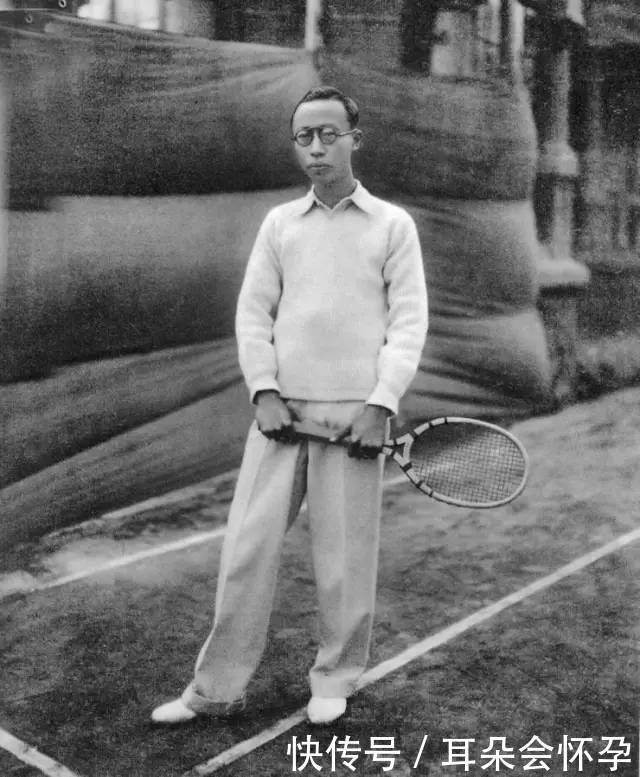 溥仪买票进故宫,在光绪房间看到一张照片,当场