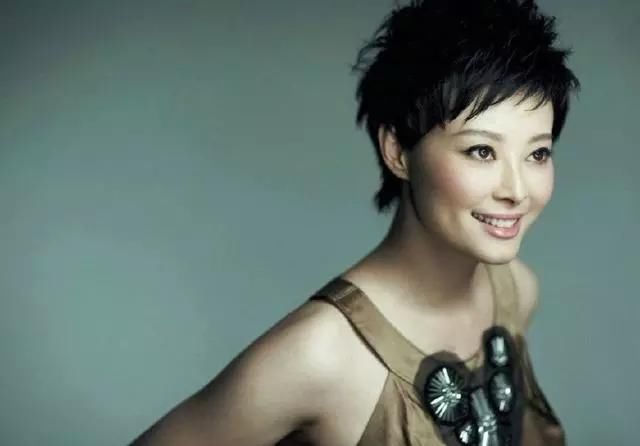 声讨王中军,力挺崔永元,又炮轰了马云,网友批袁