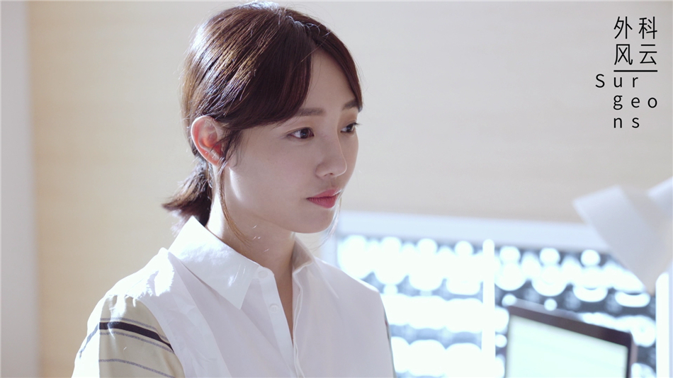 白静葬礼白百合送红花_白百合的丈夫_白静和白百合