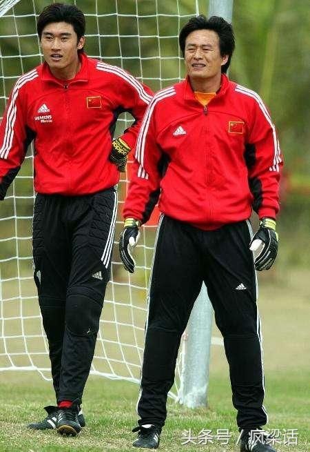 老外队友昏迷 大连一方球员一边发笑?这样的球