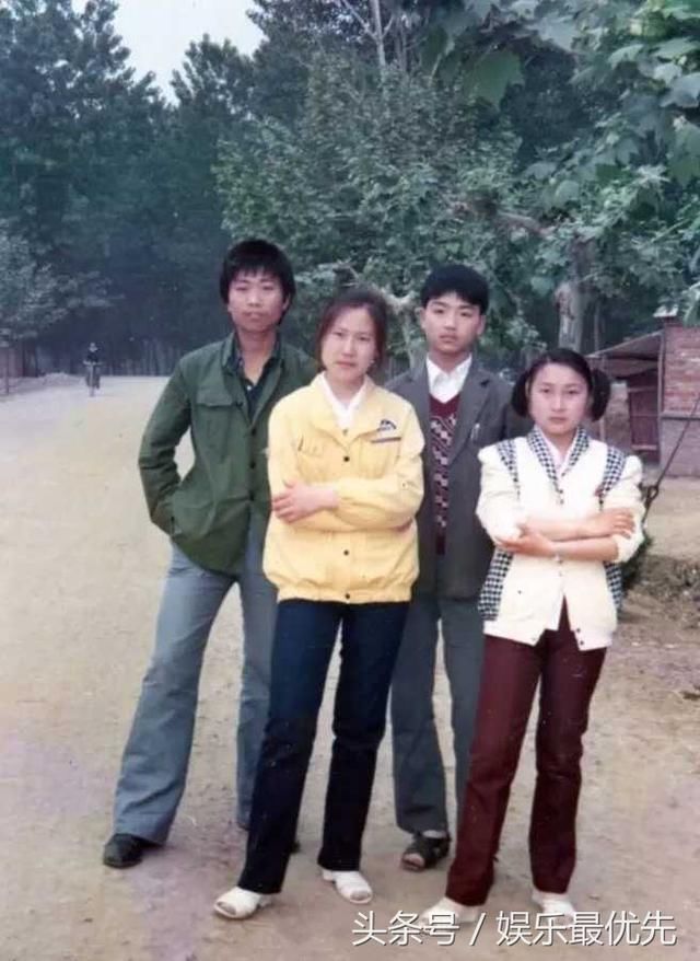 中学照片,稚嫩脸庞显少年活力,网友:奶茶妹妹观后感