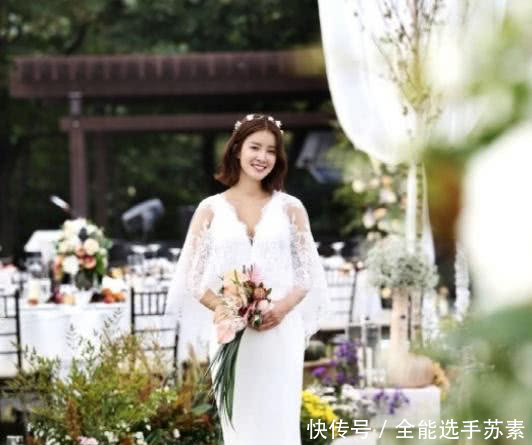 先怀孕后结婚的女星她怀孕6月小腹平坦,最后一