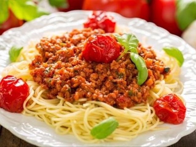 外国人说中国菜吃完一个小时以后就饿了?老外