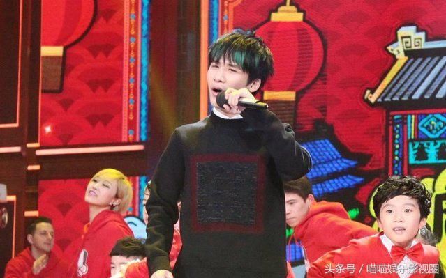 话筒拿反也能唱,直击现场假唱被揭穿的7大当