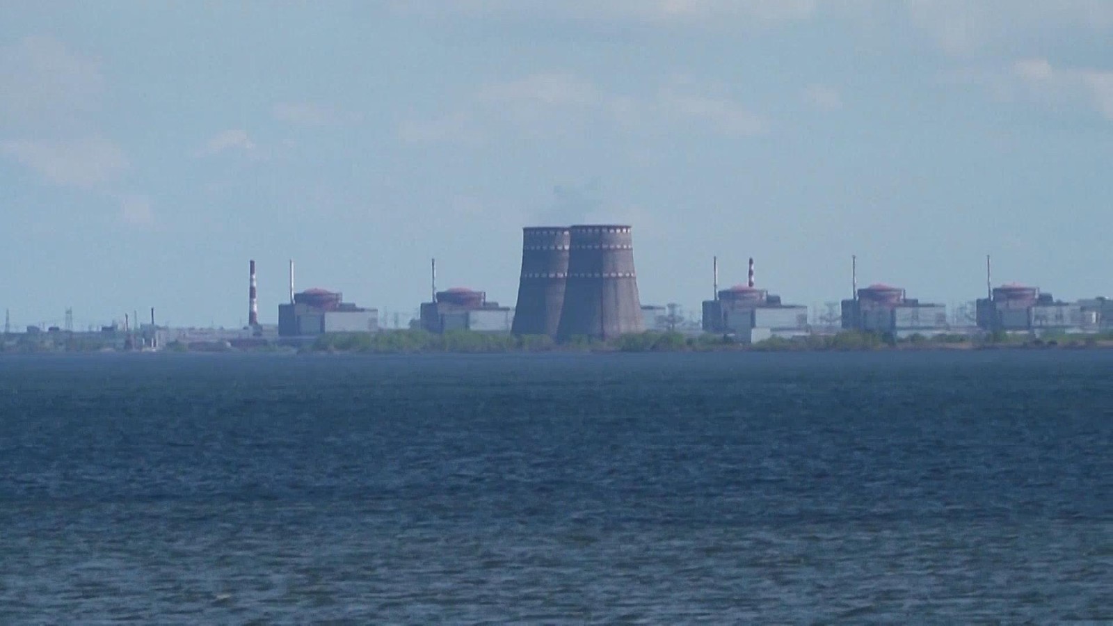 俄称扎波罗热核电站所在区域遭袭 核电站两台动力机组均已恢复并网 俄称扎波罗热核电站所在区域遭袭 核电站两台动力机组均已恢复并网