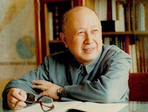 钱学森导弹取代飞机论害了中国航空