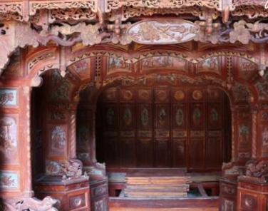 外婆去世后三天,女子梦到外婆说床单太脏了,掀