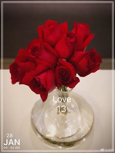 1905电影网讯昨天是梁静,管虎结婚13周年纪念日,梁静在微博晒两人合影