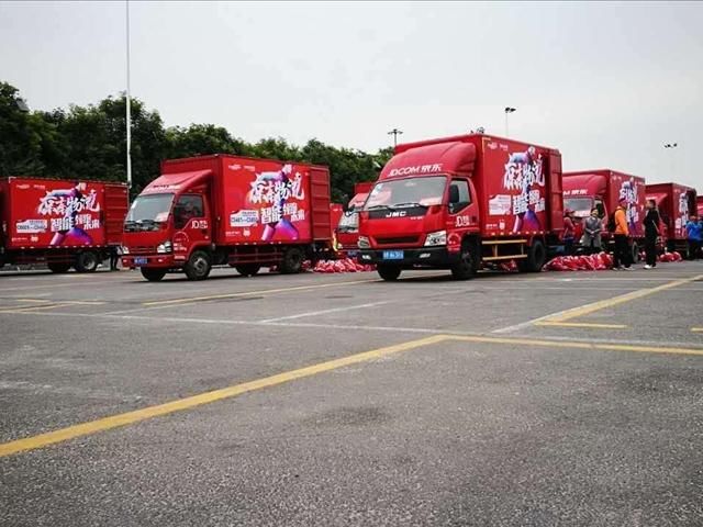 顺丰,京东快递员工资都比你多,网友:我也要去做