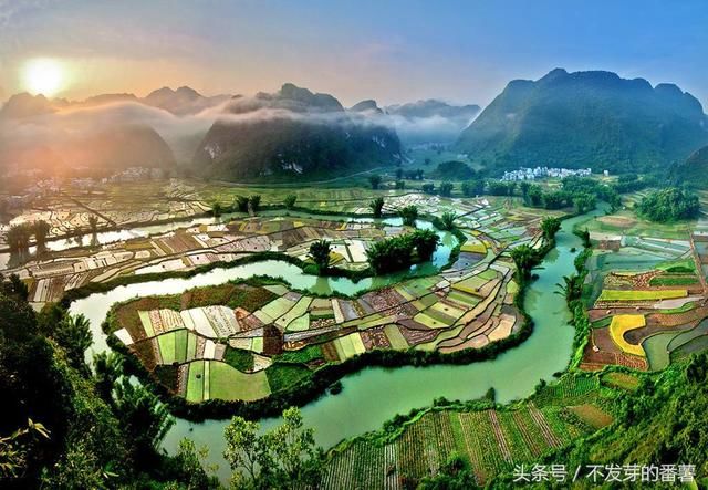 广西两个至今未通火车的县,贫穷落后,人均GDP