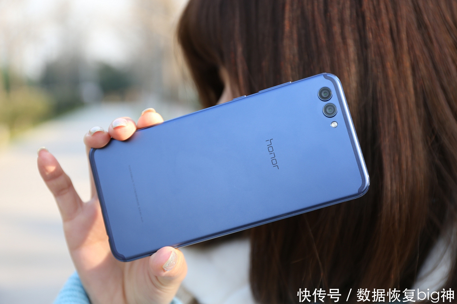 华为荣耀V10系统提示升级,升级了有什么利弊